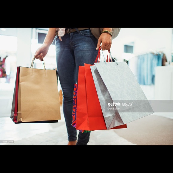 Meet your Posher, Lena - Picture 1 of 2